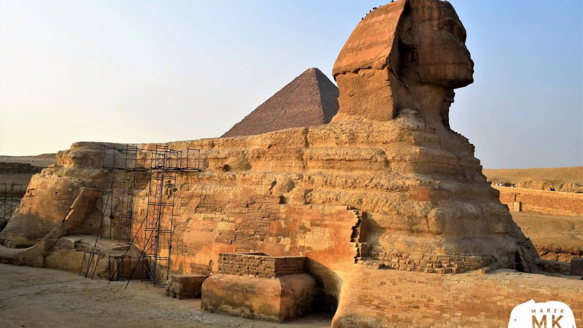 Sfinga a pyramidy v Gíze, Egypt